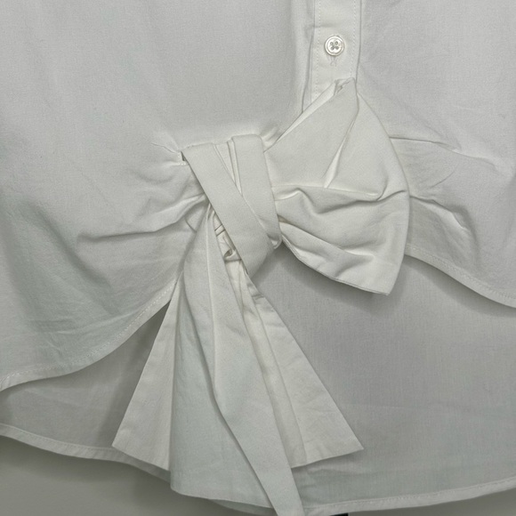 Banana Republic Dillon Fit Bow Hem Shirt โ Effortless Elegance with a Twist - Picture 6 of 8